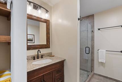 Upscale Mountain Cottage Near Downtown Blowing Rock - Blowing Rock, North Carolina