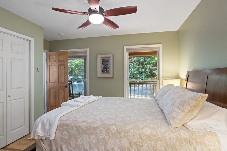 Upscale Mountain Cottage Near Downtown Blowing Rock - Blowing Rock, North Carolina