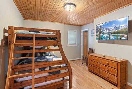 Upscale Mountain Cottage Near Downtown Blowing Rock - Blowing Rock, North Carolina