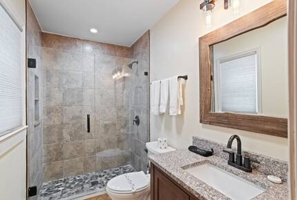 Upscale Mountain Cottage Near Downtown Blowing Rock - Blowing Rock, North Carolina