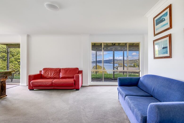 Elevated George’s Bay Waterfront with Gentle Beach Access - Akaroa, Australia