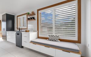 Elevated George’s Bay Waterfront with Gentle Beach Access - Akaroa, Australia