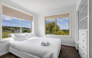 Elevated George’s Bay Waterfront with Gentle Beach Access - Akaroa, Australia