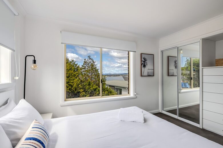 Elevated George’s Bay Waterfront with Gentle Beach Access - Akaroa, Australia