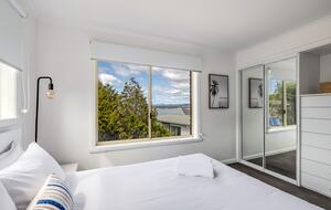 Elevated George’s Bay Waterfront with Gentle Beach Access - Akaroa, Australia