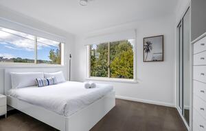 Elevated George’s Bay Waterfront with Gentle Beach Access - Akaroa, Australia