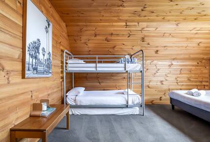 Elevated George’s Bay Waterfront with Gentle Beach Access - Akaroa, Australia