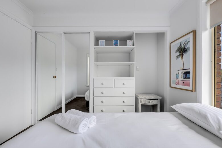 Elevated George’s Bay Waterfront with Gentle Beach Access - Akaroa, Australia