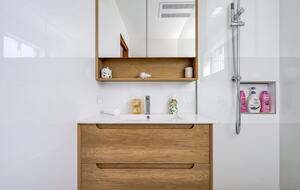 Elevated George’s Bay Waterfront with Gentle Beach Access - Akaroa, Australia