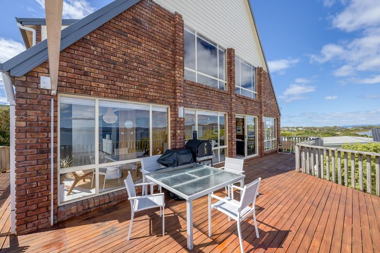 Elevated George’s Bay Waterfront with Gentle Beach Access - Akaroa, Australia