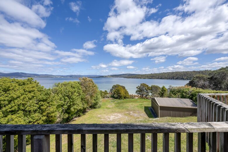 Elevated George’s Bay Waterfront with Gentle Beach Access - Akaroa, Australia