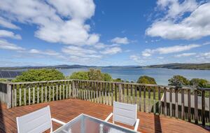 Elevated George’s Bay Waterfront with Gentle Beach Access - Akaroa, Australia