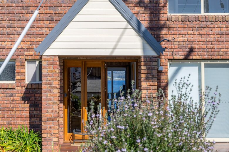 Elevated George’s Bay Waterfront with Gentle Beach Access - Akaroa, Australia