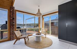 Elevated George’s Bay Waterfront with Gentle Beach Access - Akaroa, Australia