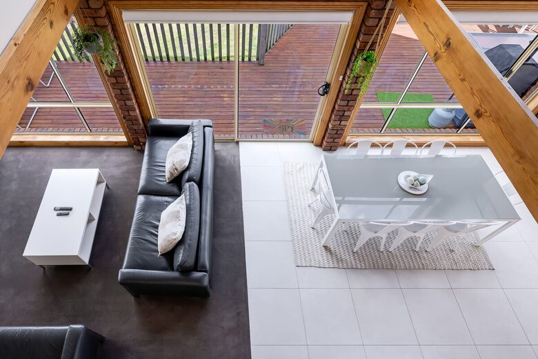 Elevated George’s Bay Waterfront with Gentle Beach Access - Akaroa, Australia