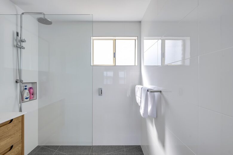 Elevated George’s Bay Waterfront with Gentle Beach Access - Akaroa, Australia