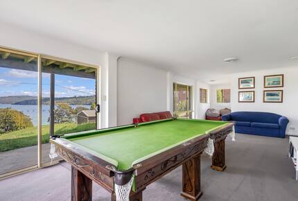 Elevated George’s Bay Waterfront with Gentle Beach Access - Akaroa, Australia