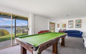 Elevated George’s Bay Waterfront with Gentle Beach Access - Akaroa, Australia