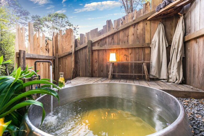 Octagonal Forest Treehouse with Private Spring-Fed Hot Tub - Waiheke Island, New Zealand