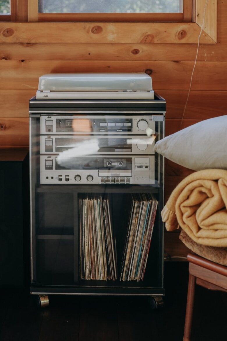 Octagonal Forest Treehouse with Private Spring-Fed Hot Tub - Waiheke Island, New Zealand