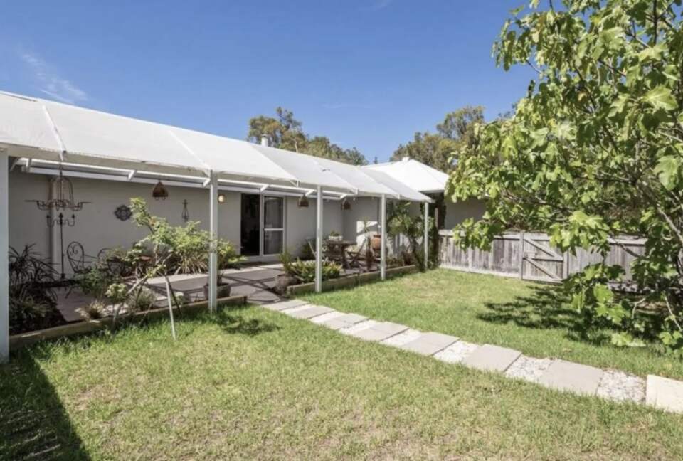 Wraparound Verandah Living at a Quindalup Home near Wineries - Quindalup, Australia