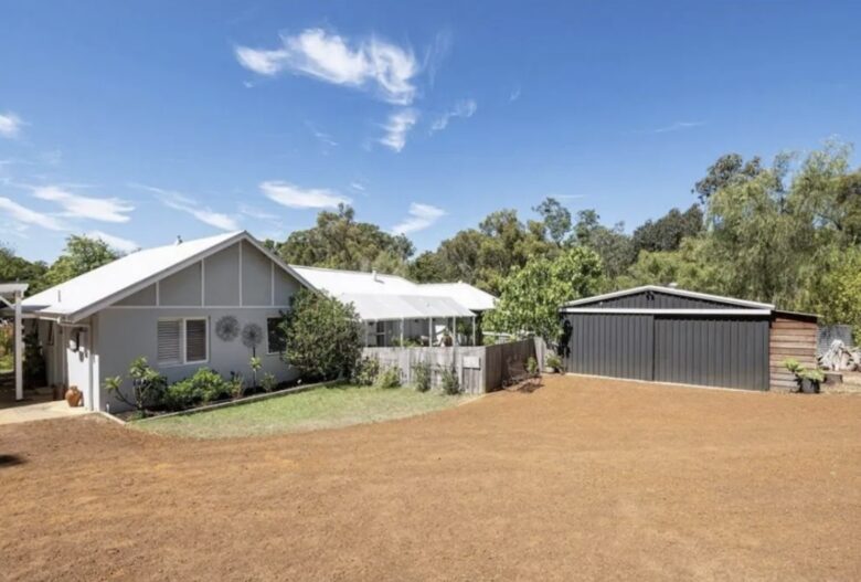 Wraparound Verandah Living at a Quindalup Home near Wineries - Quindalup, Australia