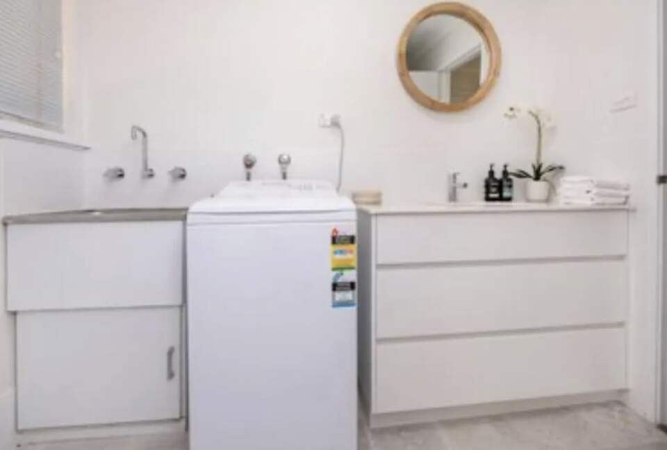 Wraparound Verandah Living at a Quindalup Home near Wineries - Quindalup, Australia