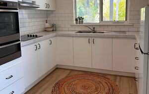 Wraparound Verandah Living at a Quindalup Home near Wineries - Quindalup, Australia