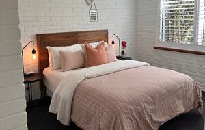 Wraparound Verandah Living at a Quindalup Home near Wineries - Quindalup, Australia