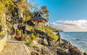 Oceanfront Cliff Villa Overlooking Sumilon Island - Oslob, Philippines