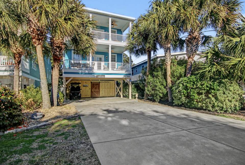Palm Estate Retreat Steps from Surfside Shore - Surfside Beach, South Carolina