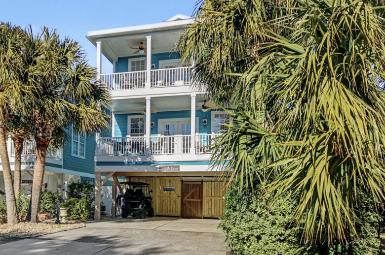 Palm Estate Retreat Steps from Surfside Shore - Surfside Beach, South Carolina