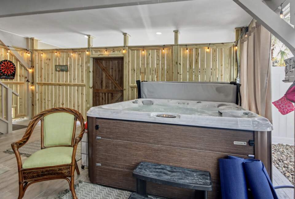 Palm Estate Retreat Steps from Surfside Shore - Surfside Beach, South Carolina