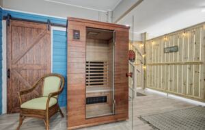 Palm Estate Retreat Steps from Surfside Shore - Surfside Beach, South Carolina