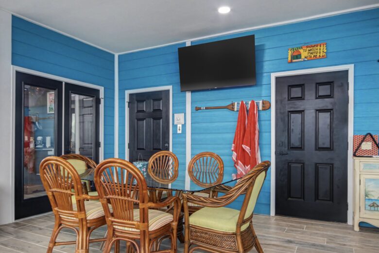 Palm Estate Retreat Steps from Surfside Shore - Surfside Beach, South Carolina