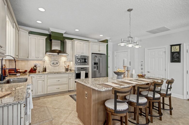 Palm Estate Retreat Steps from Surfside Shore - Surfside Beach, South Carolina