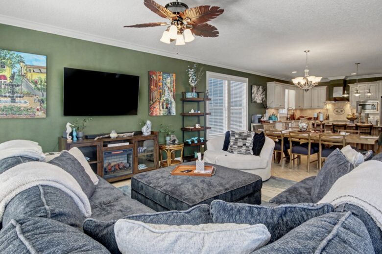 Palm Estate Retreat Steps from Surfside Shore - Surfside Beach, South Carolina