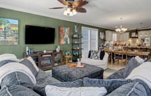 Palm Estate Retreat Steps from Surfside Shore - Surfside Beach, South Carolina