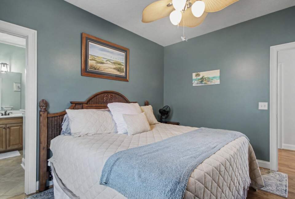 Palm Estate Retreat Steps from Surfside Shore - Surfside Beach, South Carolina