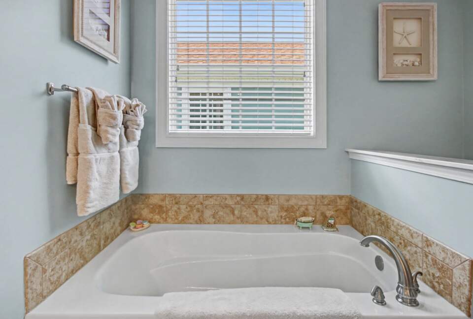 Palm Estate Retreat Steps from Surfside Shore - Surfside Beach, South Carolina