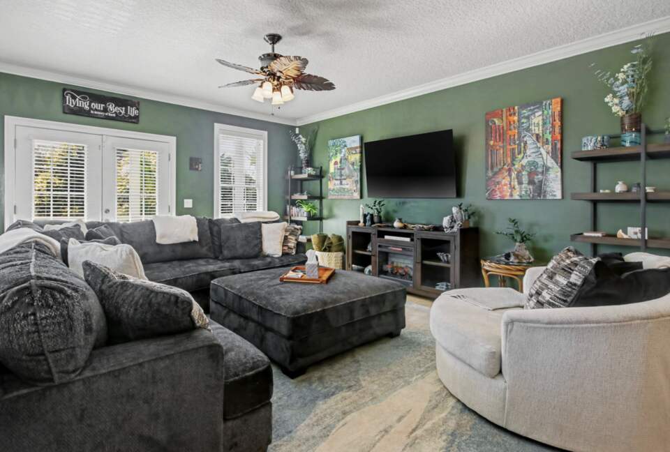 Palm Estate Retreat Steps from Surfside Shore - Surfside Beach, South Carolina