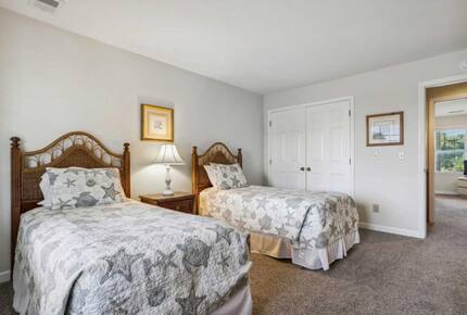 Classic Duck Beach Cottage | Walk to Beach & Boardwalk - Duck, North Carolina