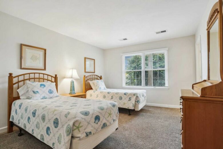 Classic Duck Beach Cottage | Walk to Beach & Boardwalk - Duck, North Carolina