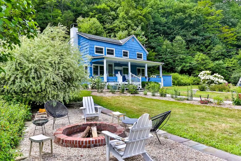 Modern Creekside Farmhouse in the Catskills - Shandaken, New York