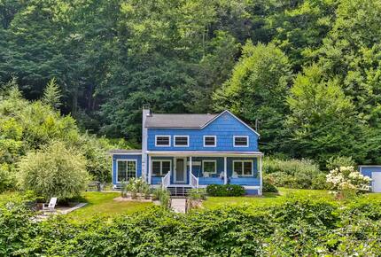 Modern Creekside Farmhouse in the Catskills - Shandaken, New York