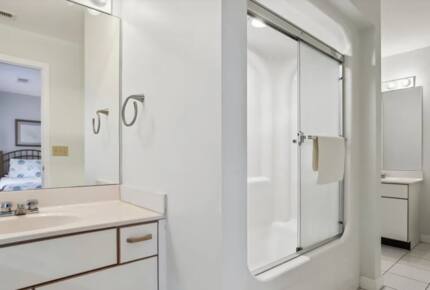 Classic Duck Beach Cottage | Walk to Beach & Boardwalk - Duck, North Carolina