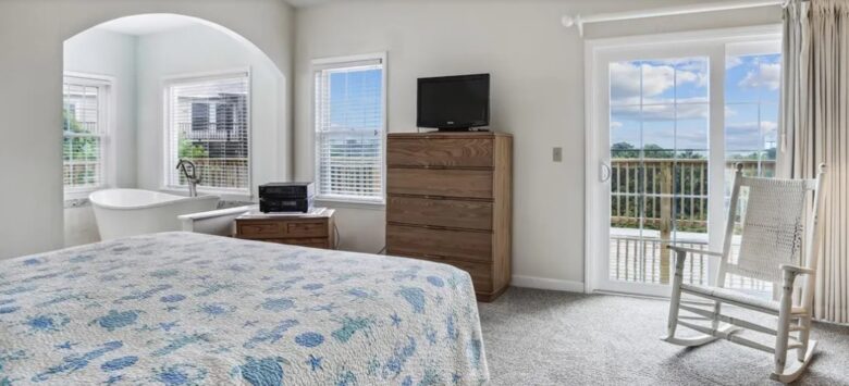 Classic Duck Beach Cottage | Walk to Beach & Boardwalk - Duck, North Carolina