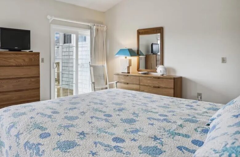 Classic Duck Beach Cottage | Walk to Beach & Boardwalk - Duck, North Carolina