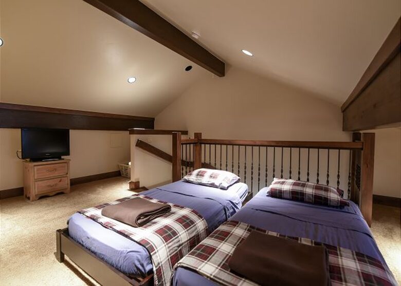 Ski-In/Ski-Out Townhome at Peak 9 | Walk to Main Street - Breckenridge, Colorado