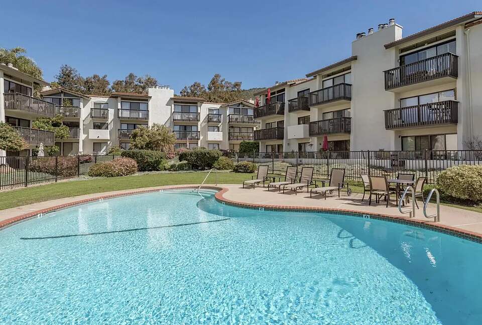 Polo Field View Retreat | Walk to the Beach - Carpinteria, California